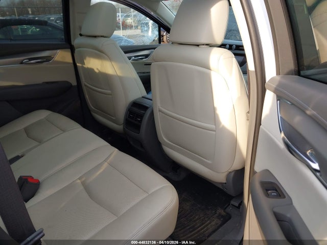 44832136 :رقم المزاد ، 1GYKNERS3HZ102647 vin ، 2017 Cadillac Xt5 Premium Luxury مزاد بيع