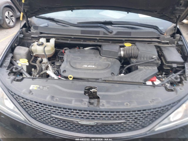 Продажа на аукционе авто 2018 Chrysler Pacifica Touring L, vin: 2C4RC1BG4JR174658, номер лота: 44832153