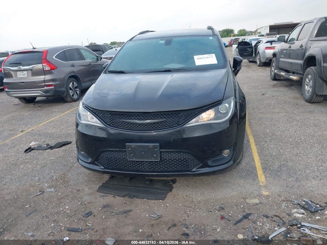 Продажа на аукционе авто 2018 Chrysler Pacifica Touring L, vin: 2C4RC1BG4JR174658, номер лота: 44832153