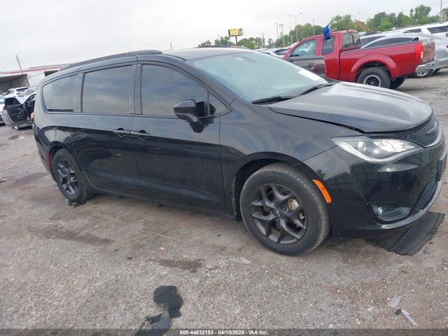 Продажа на аукционе авто 2018 Chrysler Pacifica Touring L, vin: 2C4RC1BG4JR174658, номер лота: 44832153