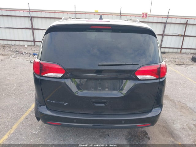 Продажа на аукционе авто 2018 Chrysler Pacifica Touring L, vin: 2C4RC1BG4JR174658, номер лота: 44832153