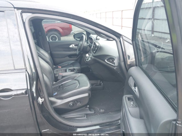 Продажа на аукционе авто 2018 Chrysler Pacifica Touring L, vin: 2C4RC1BG4JR174658, номер лота: 44832153