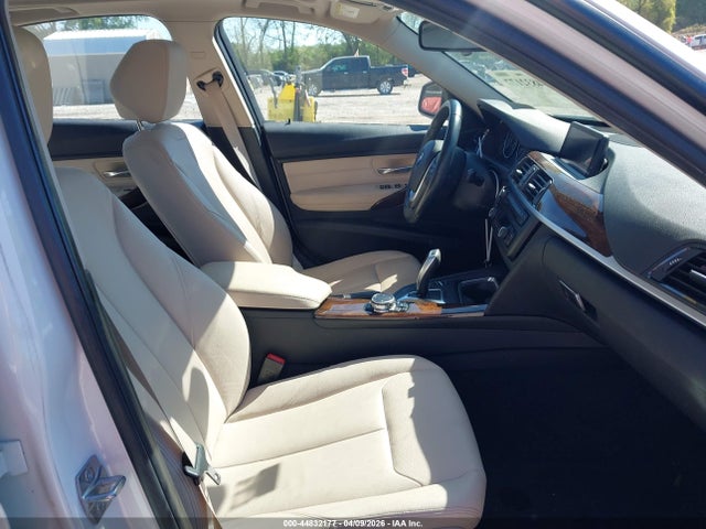 44832177 :رقم المزاد ، WBA3A5C59FP604934 vin ، 2015 Bmw 328i مزاد بيع