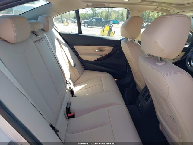 44832177 :رقم المزاد ، WBA3A5C59FP604934 vin ، 2015 Bmw 328i مزاد بيع