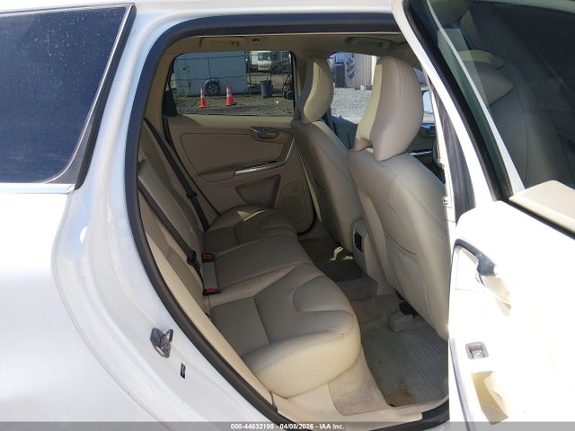 YV4612RK3F2737890 Volvo Xc60 T5/t5 Premier