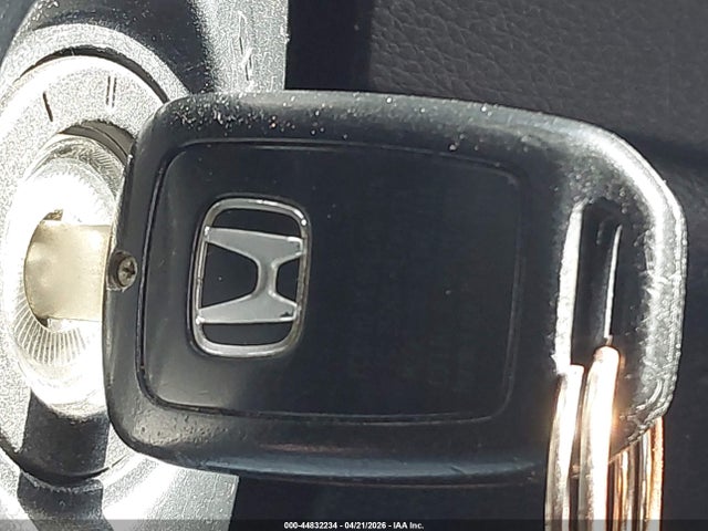 44832234 :رقم المزاد ، 19XFC2F57JE020660 vin ، 2018 Honda Civic Lx مزاد بيع