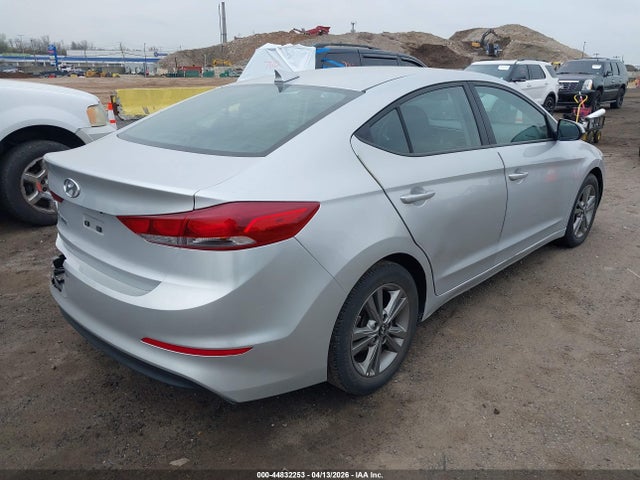 2018 Hyundai Elantra Sel მანქანა იყიდება აუქციონზე, vin: 5NPD84LF2JH340871, აუქციონის ნომერი: 44832253