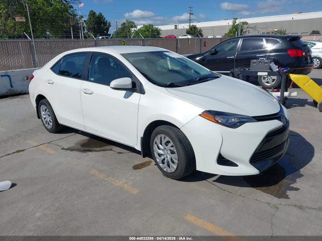Toyota COROLLA LE 2017 5YFBURHEXHP635648 главное изображение