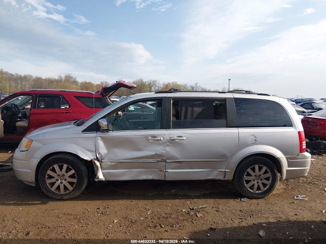 44832333 :رقم المزاد ، 2A8HR54PX8R114529 vin ، 2008 Chrysler Town & Country Touring مزاد بيع