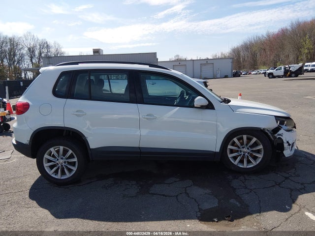 44832429 :رقم المزاد ، WVGAV7AX4HK046663 vin ، 2017 Volkswagen Tiguan 2.0t/2.0t S مزاد بيع