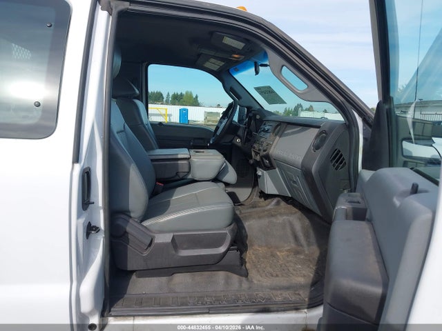 1FD0X5GT4GEB44930 Ford F-550 Chassis Xl