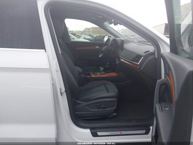 Продажа на аукционе авто 2023 Audi Q5 Premium 45 Tfsi S Line Quattro, vin: WA1GAAFYXP2097635, номер лота: 44832525