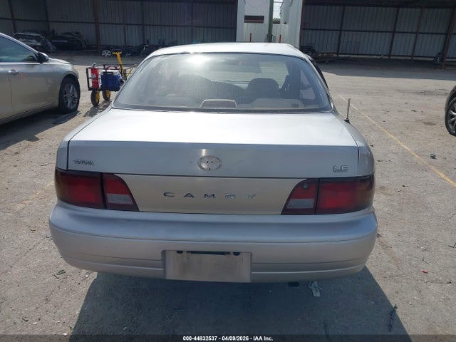 1996 Toyota Camry Dx/le მანქანა იყიდება აუქციონზე, vin: 4T1CG12K1TU658576, აუქციონის ნომერი: 44832537