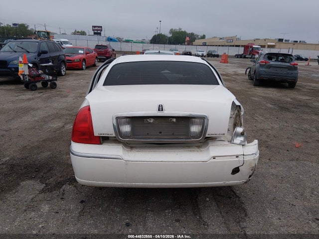 44832555 :رقم المزاد ، 2LNHM82V49X635909 vin ، 2009 Lincoln Town Car Signature Limited مزاد بيع