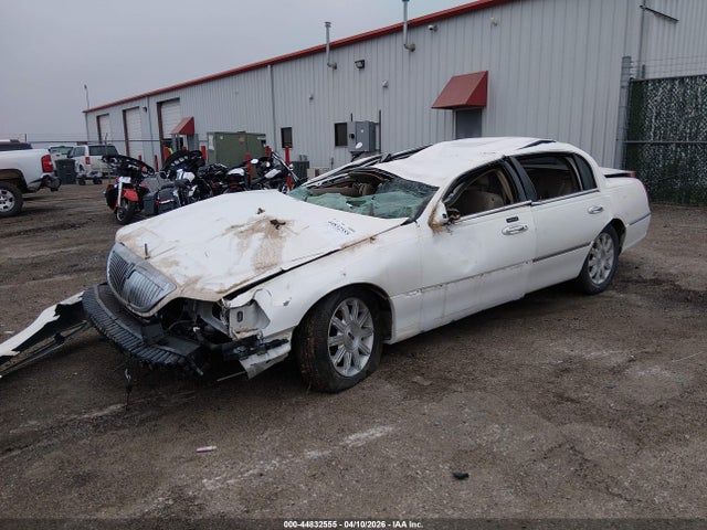 44832555 :رقم المزاد ، 2LNHM82V49X635909 vin ، 2009 Lincoln Town Car Signature Limited مزاد بيع