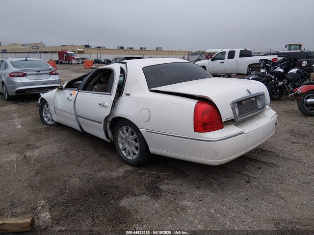 44832555 :رقم المزاد ، 2LNHM82V49X635909 vin ، 2009 Lincoln Town Car Signature Limited مزاد بيع