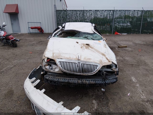44832555 :رقم المزاد ، 2LNHM82V49X635909 vin ، 2009 Lincoln Town Car Signature Limited مزاد بيع