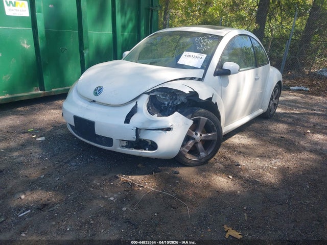 44832564 :رقم المزاد ، 3VWFG31C38M518447 vin ، 2008 Volkswagen New Beetle Black Tie Edition/triple White مزاد بيع