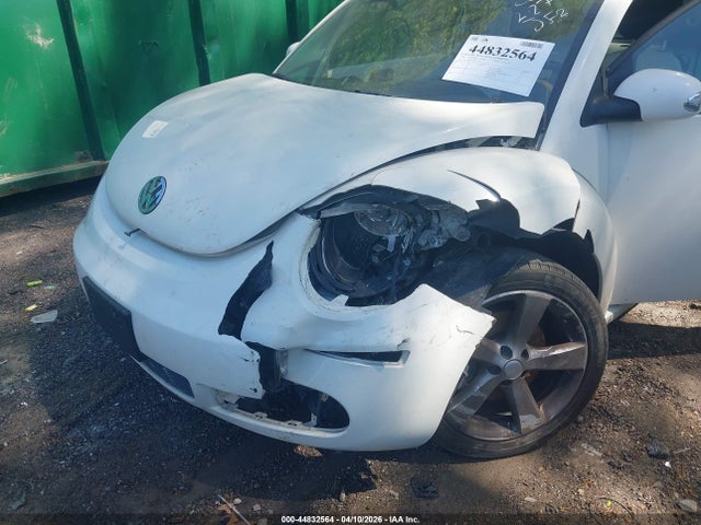 44832564 :رقم المزاد ، 3VWFG31C38M518447 vin ، 2008 Volkswagen New Beetle Black Tie Edition/triple White مزاد بيع