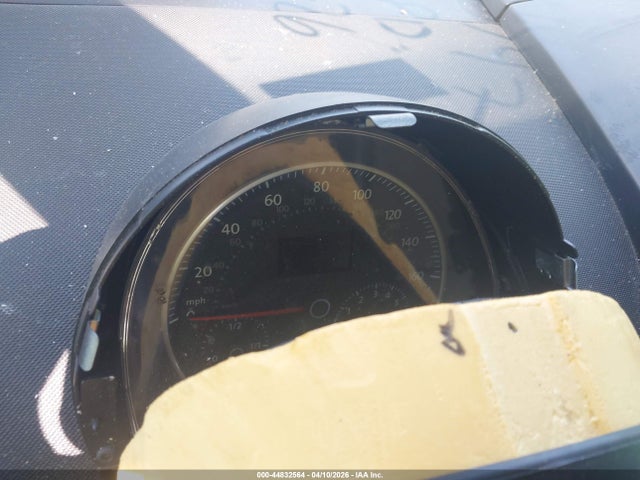 44832564 :رقم المزاد ، 3VWFG31C38M518447 vin ، 2008 Volkswagen New Beetle Black Tie Edition/triple White مزاد بيع