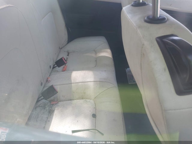 44832564 :رقم المزاد ، 3VWFG31C38M518447 vin ، 2008 Volkswagen New Beetle Black Tie Edition/triple White مزاد بيع