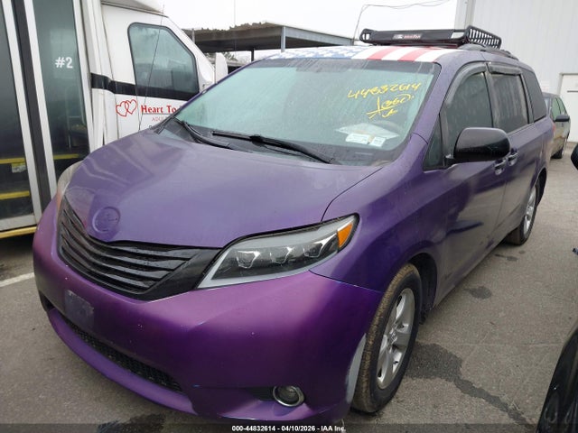 2014 TOYOTA SIENNA 5TDZK3DC3ES411999 Photo 1