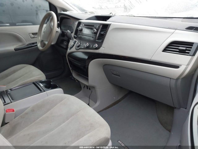 2014 TOYOTA SIENNA 5TDZK3DC3ES411999 Photo 4