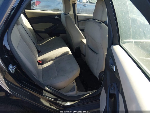 1FADP3K24JL241868 Ford FOCUS SE