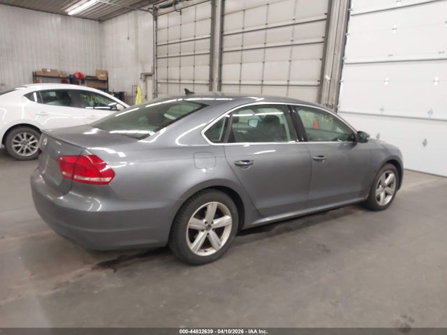 44832639 :رقم المزاد ، 1VWBH7A31DC018740 vin ، 2013 Volkswagen Passat 2.5l Se مزاد بيع