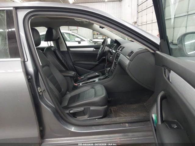 44832639 :رقم المزاد ، 1VWBH7A31DC018740 vin ، 2013 Volkswagen Passat 2.5l Se مزاد بيع