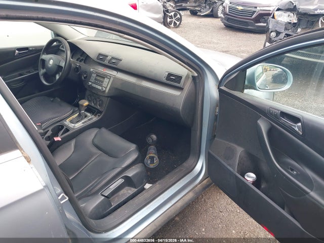 2008 VOLKSWAGEN PASSAT WVWJK73C48E095187 Photo 4