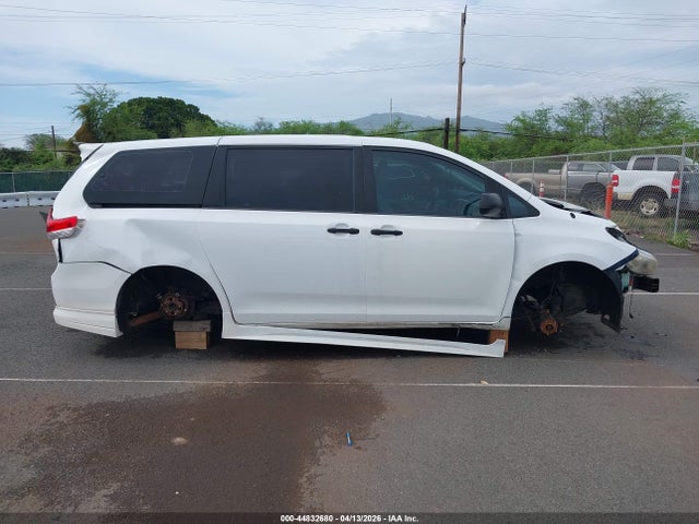 2013 Toyota Sienna L V6 7 Passenger მანქანა იყიდება აუქციონზე, vin: 5TDZK3DC3DS358364, აუქციონის ნომერი: 44832680