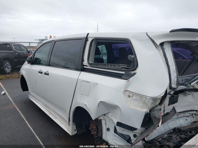2013 Toyota Sienna L V6 7 Passenger მანქანა იყიდება აუქციონზე, vin: 5TDZK3DC3DS358364, აუქციონის ნომერი: 44832680