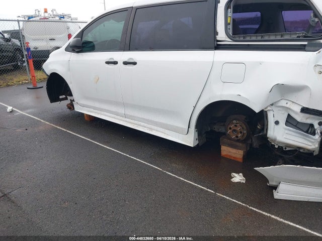 2013 Toyota Sienna L V6 7 Passenger მანქანა იყიდება აუქციონზე, vin: 5TDZK3DC3DS358364, აუქციონის ნომერი: 44832680