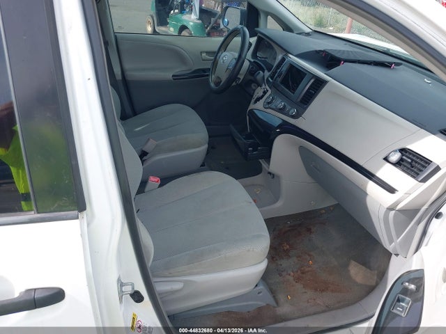 2013 Toyota Sienna L V6 7 Passenger მანქანა იყიდება აუქციონზე, vin: 5TDZK3DC3DS358364, აუქციონის ნომერი: 44832680