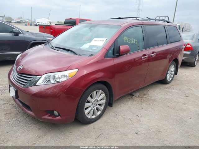 2012 TOYOTA SIENNA 5TDDK3DC9CS048258 Photo 1