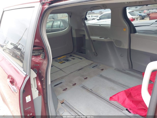 2012 TOYOTA SIENNA 5TDDK3DC9CS048258 Photo 7