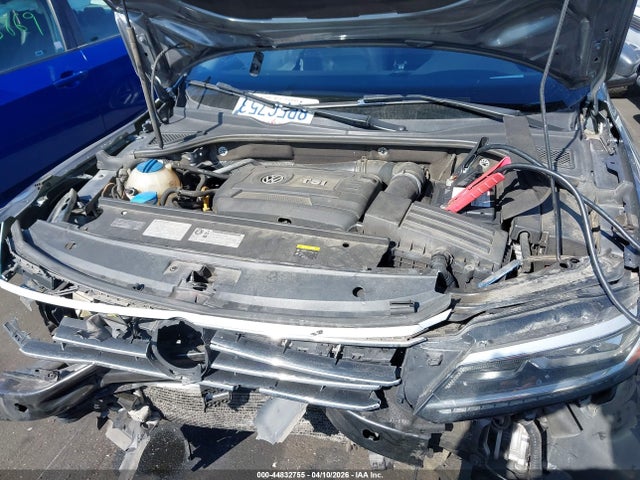 1VWDT7A32HC049363 Volkswagen Passat 1.8t R-line