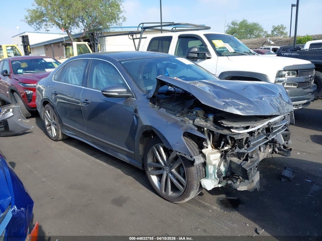 1VWDT7A32HC049363 Volkswagen Passat 1.8t R-line