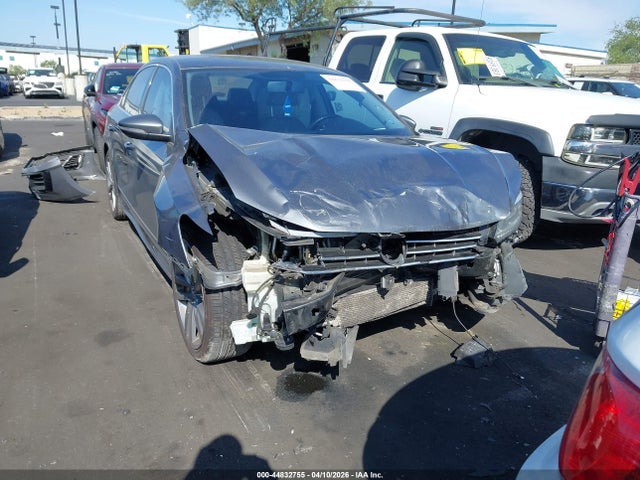 1VWDT7A32HC049363 Volkswagen Passat 1.8t R-line