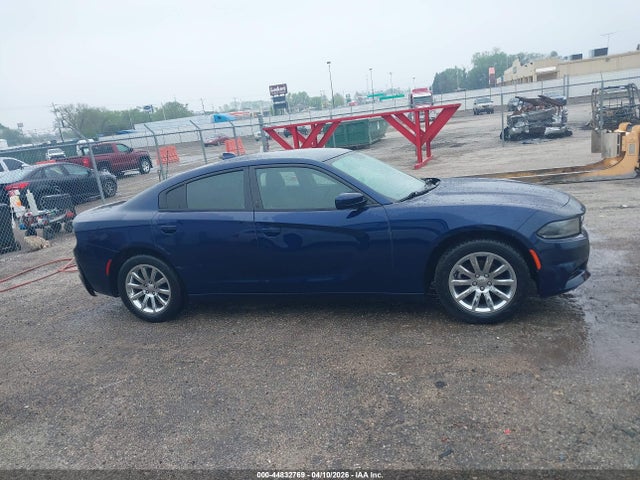 2015 Dodge Charger Sxt მანქანა იყიდება აუქციონზე, vin: 2C3CDXHG9FH784151, აუქციონის ნომერი: 44832769