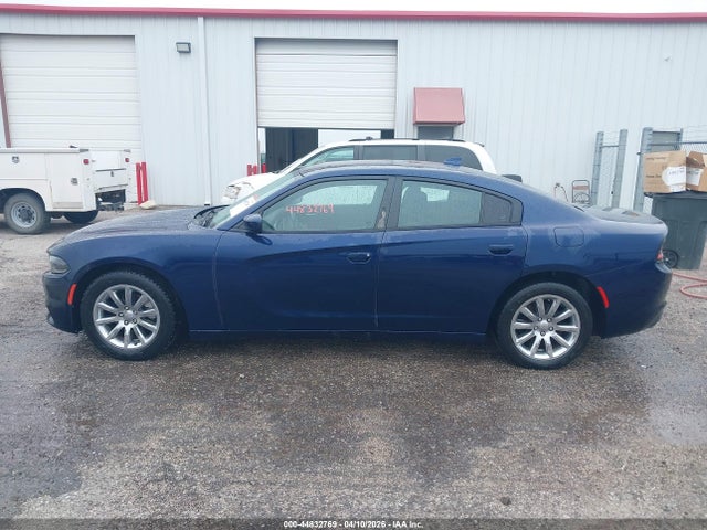 2015 Dodge Charger Sxt მანქანა იყიდება აუქციონზე, vin: 2C3CDXHG9FH784151, აუქციონის ნომერი: 44832769