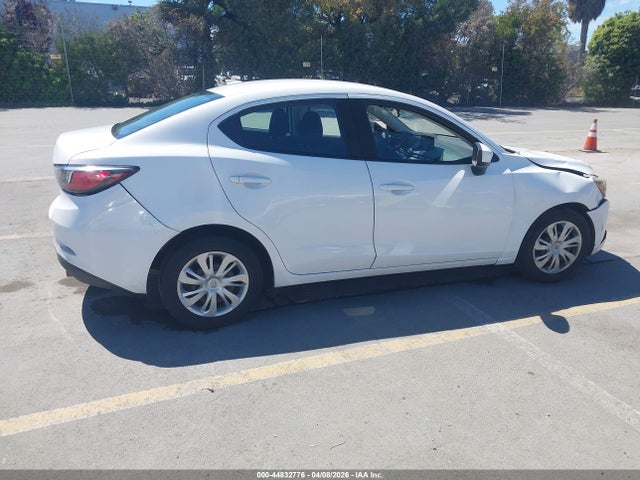3MYDLBYV1KY504622 Toyota YARIS L