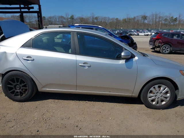44832806 :رقم المزاد ، KNAFU4A2XD5730168 vin ، 2013 Kia Forte Ex مزاد بيع