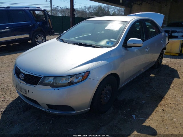 44832806 :رقم المزاد ، KNAFU4A2XD5730168 vin ، 2013 Kia Forte Ex مزاد بيع