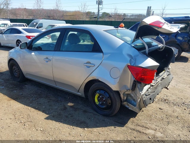 44832806 :رقم المزاد ، KNAFU4A2XD5730168 vin ، 2013 Kia Forte Ex مزاد بيع