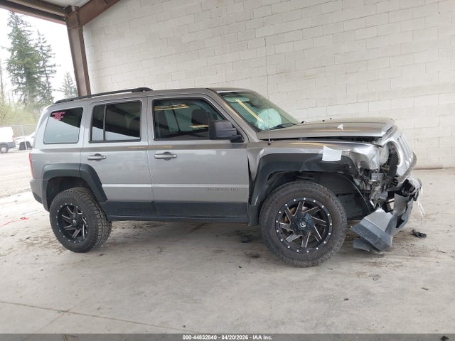 44832840 :رقم المزاد ، 1C4NJRFB3HD175556 vin ، 2017 Jeep Patriot Latitude 4x4 مزاد بيع