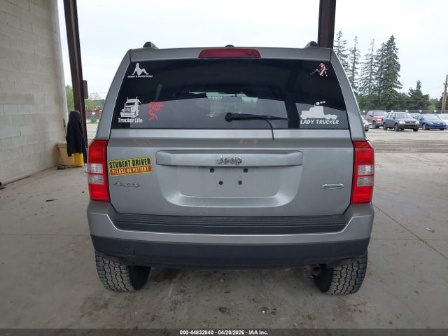 44832840 :رقم المزاد ، 1C4NJRFB3HD175556 vin ، 2017 Jeep Patriot Latitude 4x4 مزاد بيع