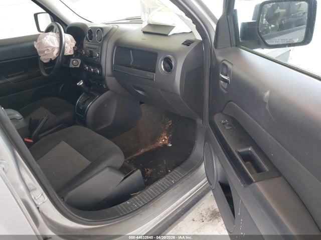 44832840 :رقم المزاد ، 1C4NJRFB3HD175556 vin ، 2017 Jeep Patriot Latitude 4x4 مزاد بيع