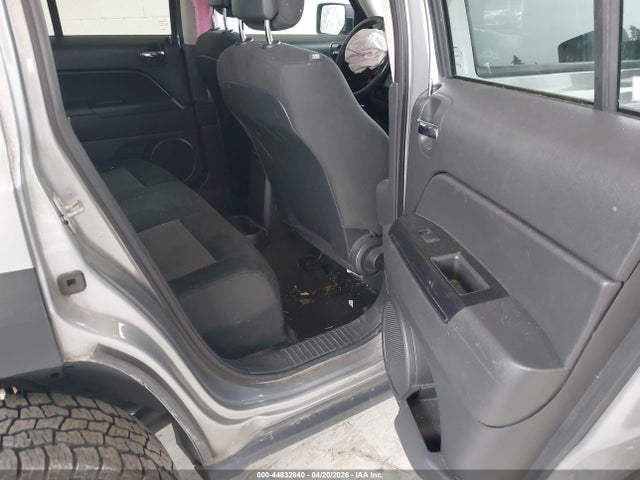 44832840 :رقم المزاد ، 1C4NJRFB3HD175556 vin ، 2017 Jeep Patriot Latitude 4x4 مزاد بيع